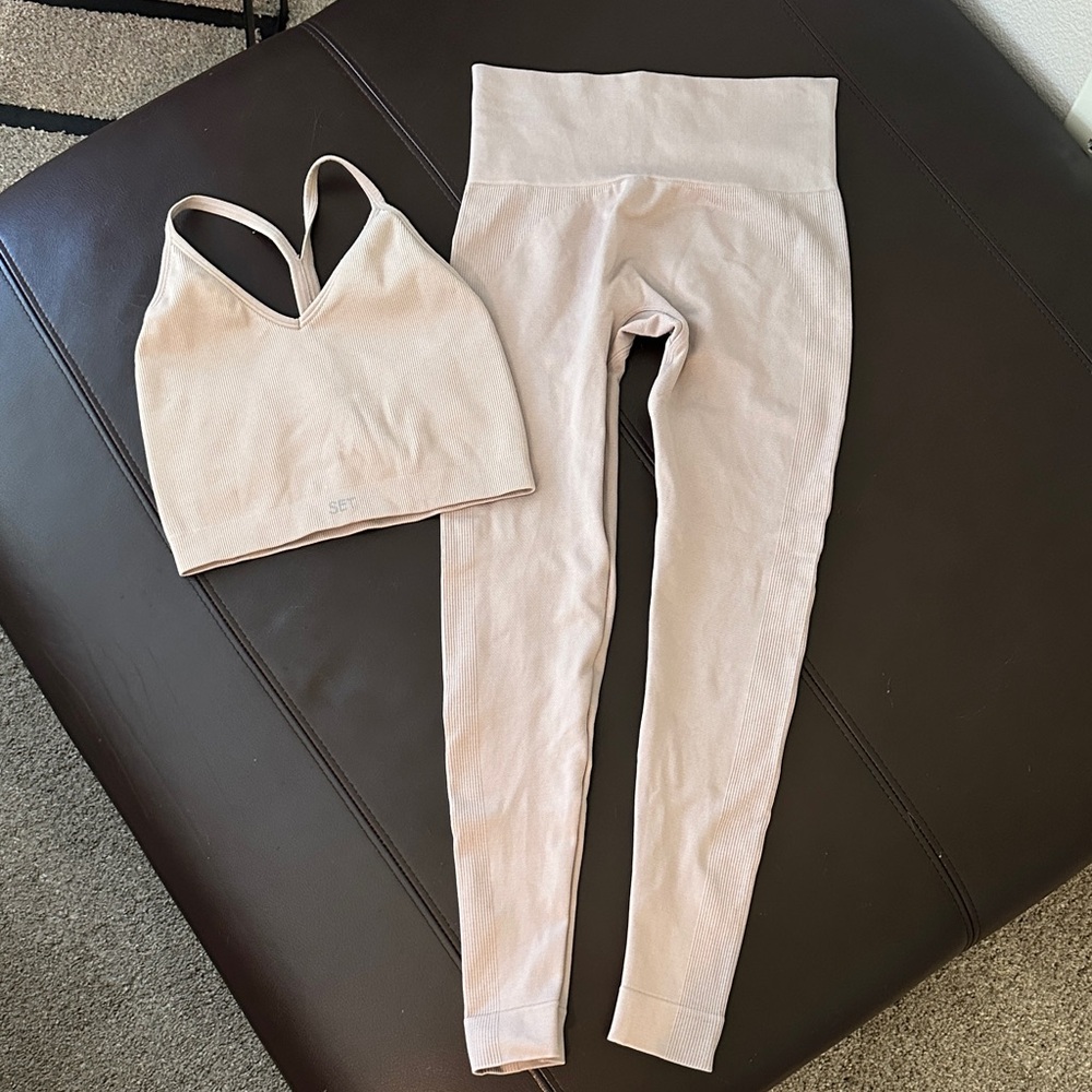SET Active Leggings and Bra Set - Size s/m